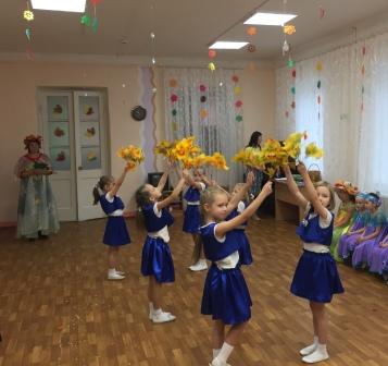 Фотография "Конкурс Осенний хоровод"